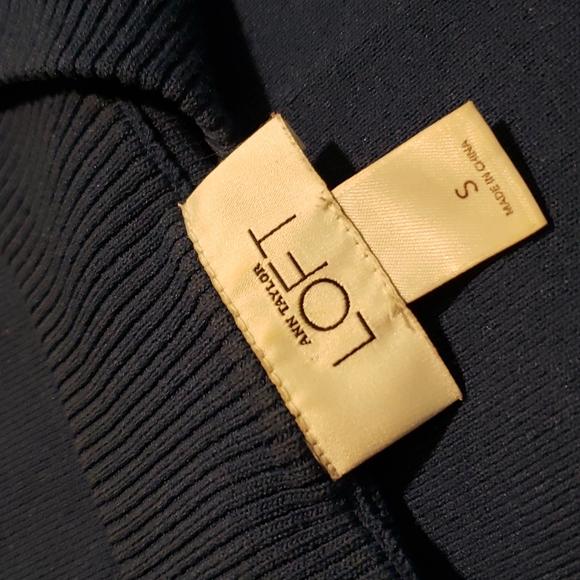 LOFT Sweater - Picture 10 of 11